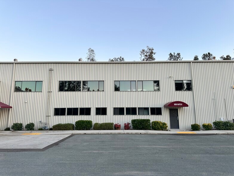 More Photos Of 9800-9900 Hill View Rd, Newcastle Warehouse For Lease