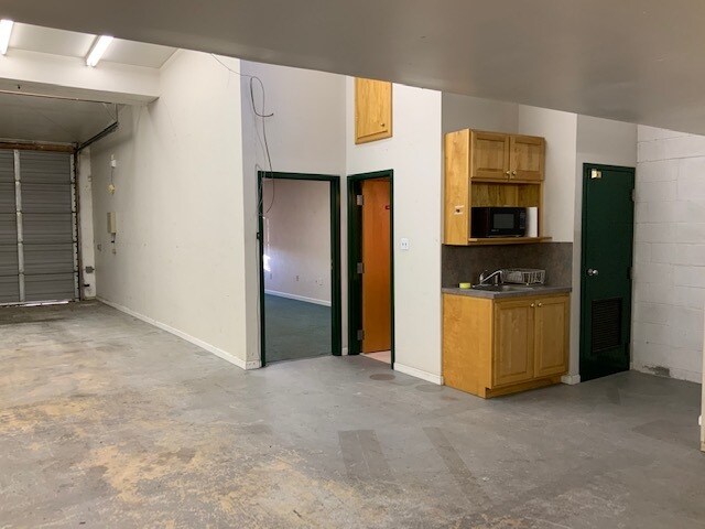 More Photos Of 325 Robinson Ln, Wilmington Manufacturing For Lease