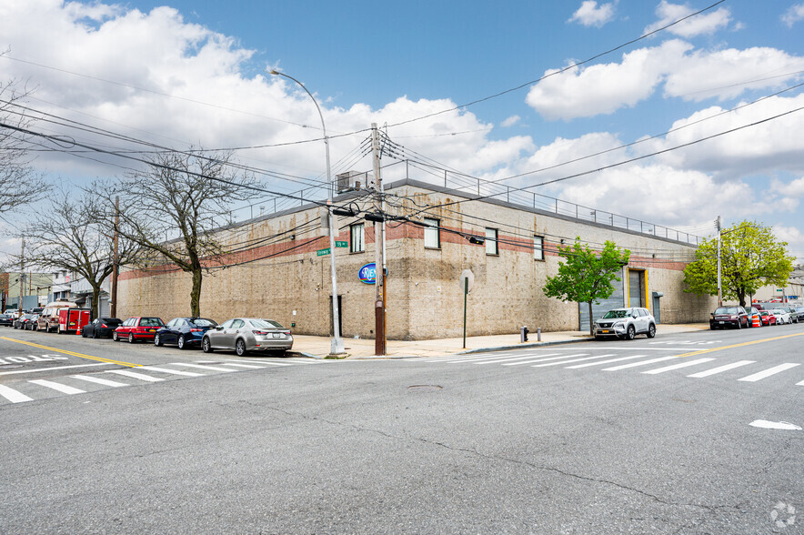 Primary Photo Of 18-81 Steinway St, Astoria Warehouse For Lease