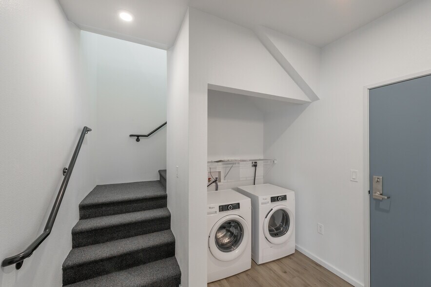 More Photos Of 1033 W 5th St, Chico Apartments For Sale