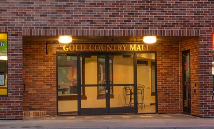 More Photos Of 882-886 Lincoln Way, Auburn General Retail For Lease