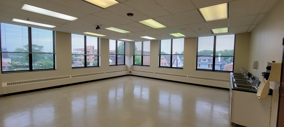 More Photos Of 1030 E Jefferson Blvd, South Bend Medical For Sale