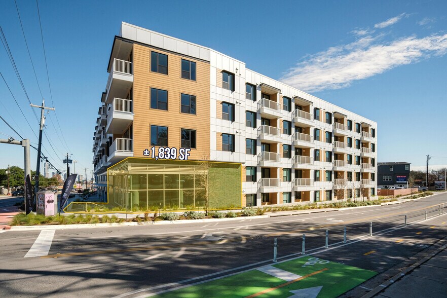 More Photos Of 2323 S Lamar Blvd, Austin Apartments For Lease