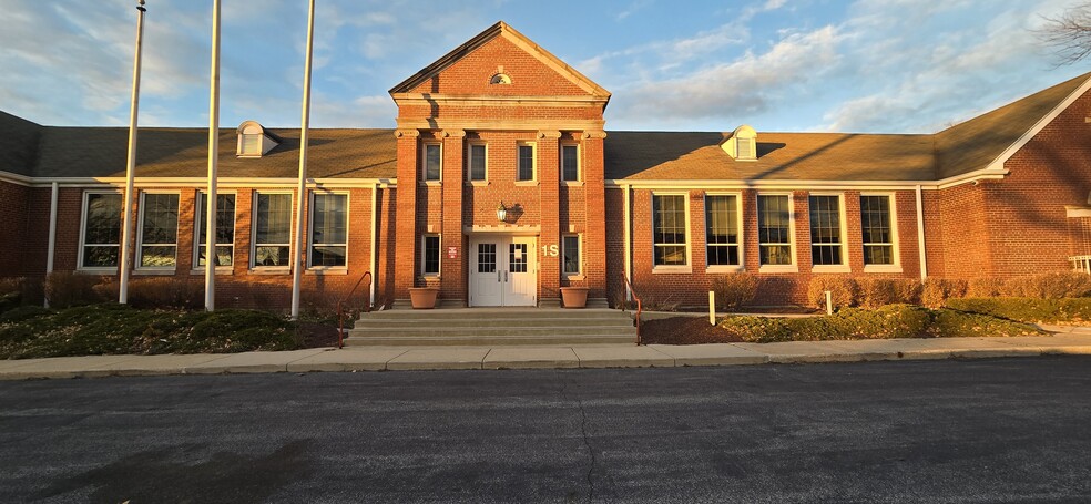 Primary Photo Of 200 E North St, Crown Point Office For Lease