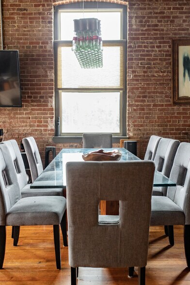 More Photos Of 112 18th St N, Birmingham Storefront For Sale