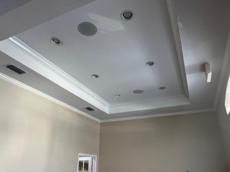 More Photos Of 16578 N Dale Mabry Hwy, Tampa Office For Sale