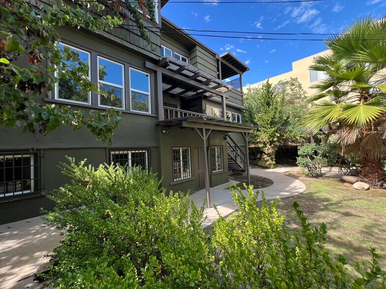 More Photos Of 658 S Bronson Ave, Los Angeles Office Residential For Sale