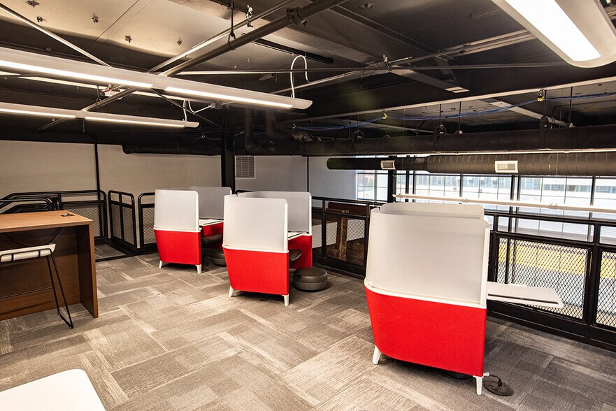 More Photos Of 525-705 3rd St, Beloit Office For Lease