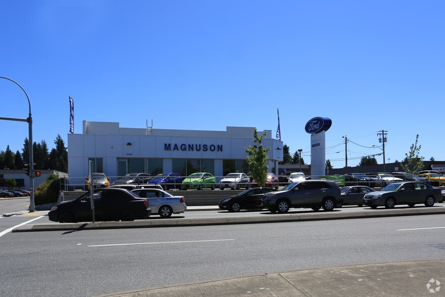 More Photos Of 32562 S Fraser Way, Abbotsford Auto Dealership For Lease