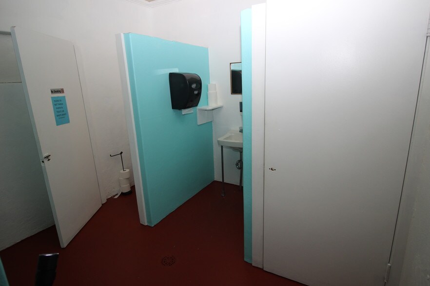 More Photos Of 908 S Mingus Blvd, Mingus Specialty For Sale