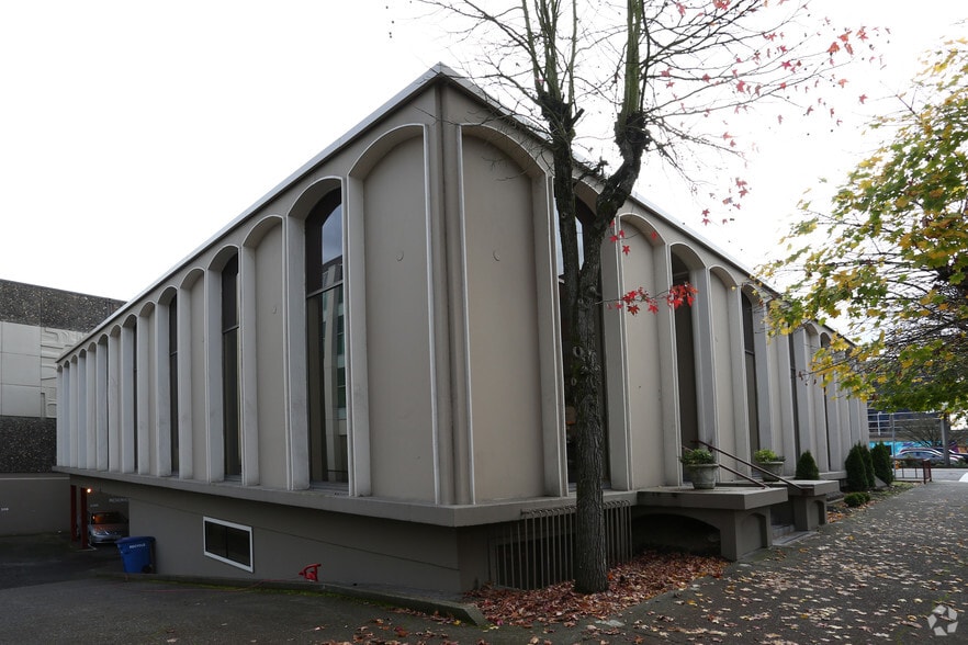 More Photos Of 100 E 13th St, Vancouver Office For Lease