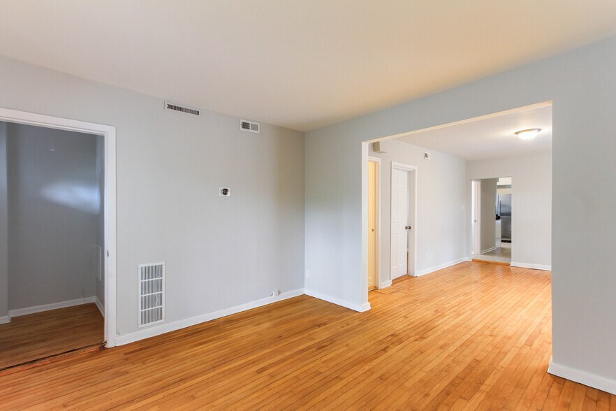 More Photos Of 6046 W Giddings, Chicago Apartments For Sale