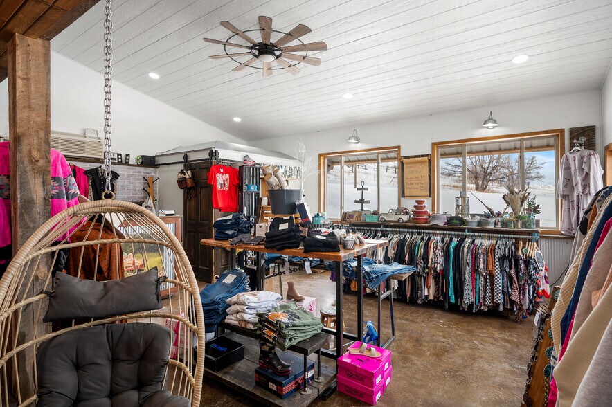 More Photos Of 330 W US-14 Hwy, Sundance General Retail For Sale