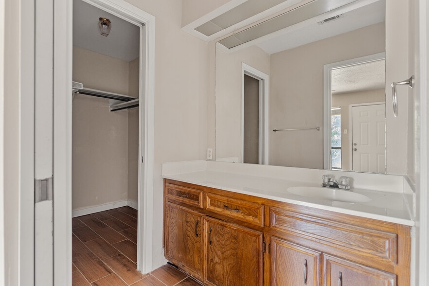 More Photos Of 2800 Stewart Dr, Waco Apartments For Sale