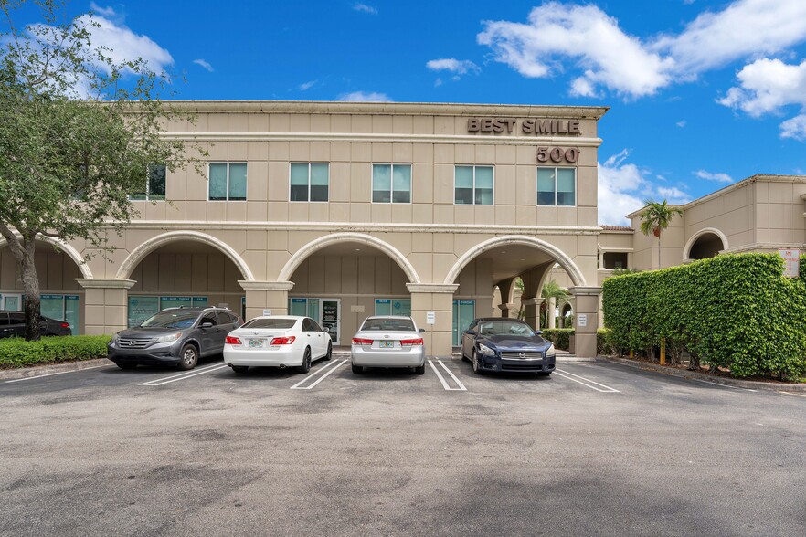 More Photos Of 400 N Hiatus Rd, Pembroke Pines Unknown For Lease