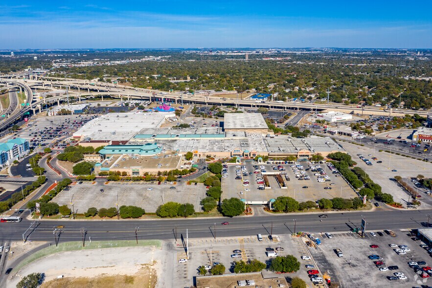 More Photos Of 4522 Fredericksburg Rd, San Antonio Unknown For Lease