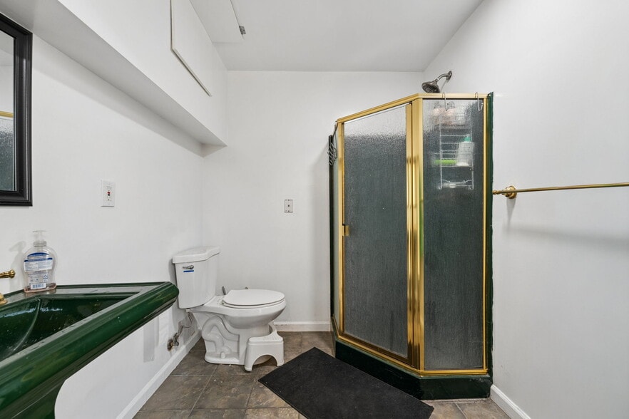 More Photos Of 825-829 27th Ave, Oakland Manufacturing For Sale
