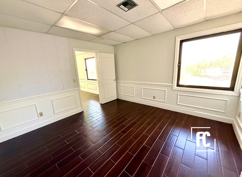More Photos Of 3601 SE Ocean Blvd, Sewalls Point Office For Sale