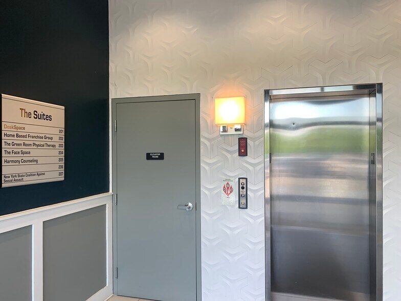 More Photos Of 16 N Greenbush Rd, Troy Freestanding For Lease