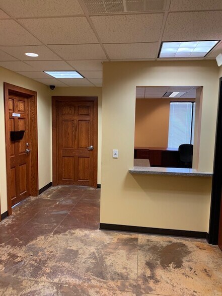 More Photos Of 1134 W North Ave, Milwaukee Medical For Sale