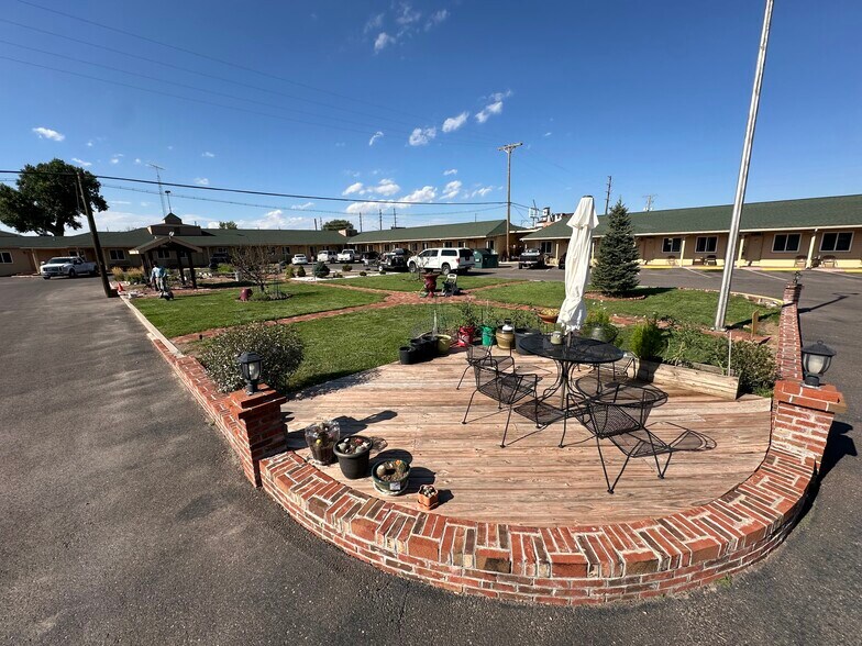 More Photos Of 1022 W Lincolnway, Cheyenne Hotel For Sale