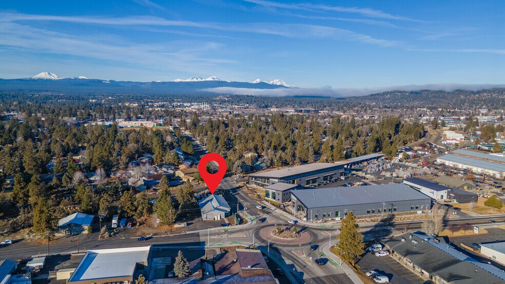 More Photos Of 625 SE 9th St, Bend Warehouse For Sale