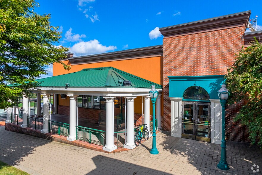 More Photos Of 19961 Century Blvd, Germantown Restaurant For Sale