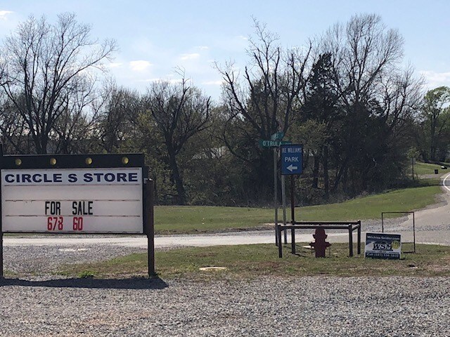 More Photos Of 2 E James St, Sterling Convenience Store For Sale