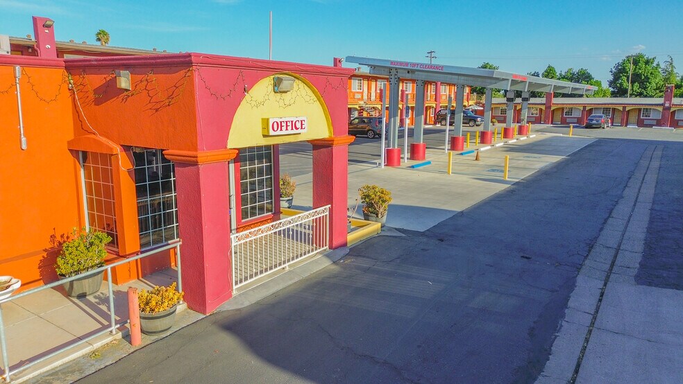 More Photos Of 839 W Pacheco Blvd, Los Banos Hotel For Sale