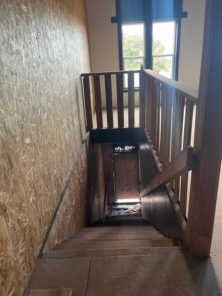 More Photos Of 324 W Oklahoma Ave, Guthrie Storefront Retail Residential For Lease