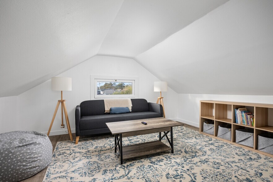 More Photos Of Ocean Rogue Inn, Rockaway Beach Hospitality For Sale