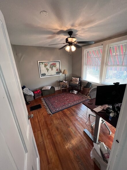 More Photos Of 313 Fairfield Ave, Bellevue Storefront Retail Residential For Sale