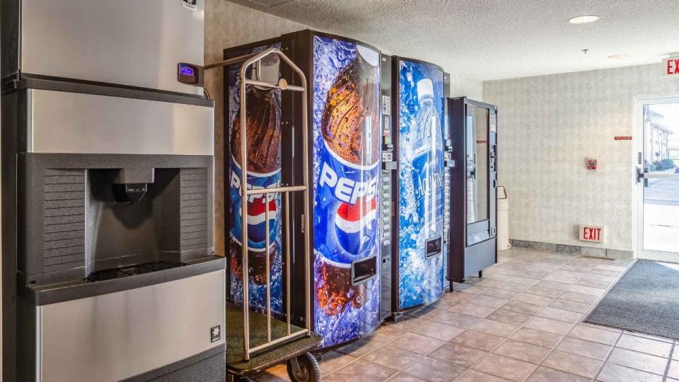 More Photos Of 3040 Silverburg Dr, Sidney Hotel For Sale