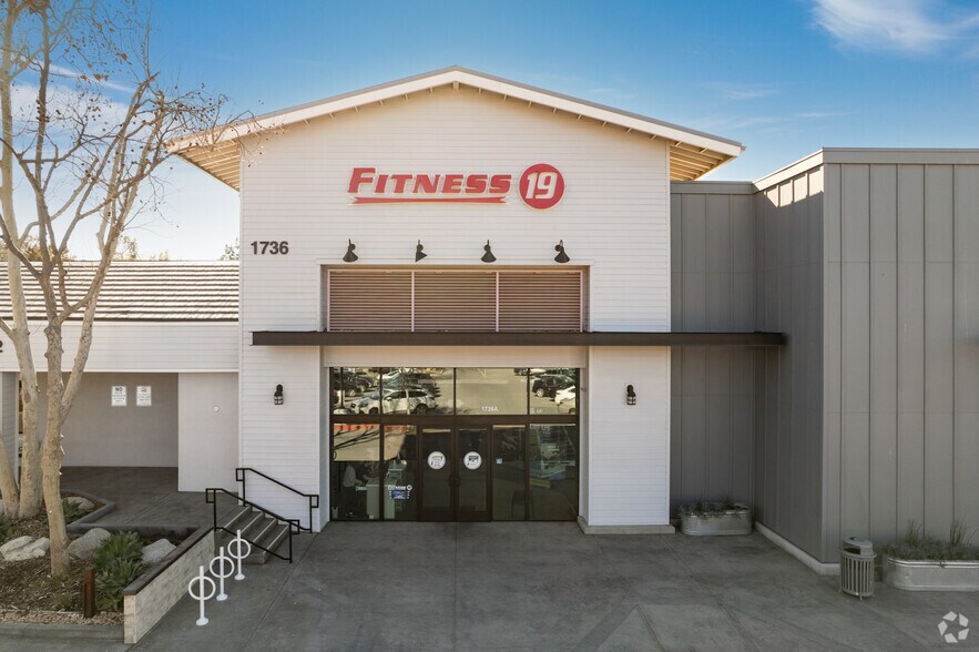 More Photos Of 1724-1772 Avenida De Los Arboles, Thousand Oaks Unknown For Lease