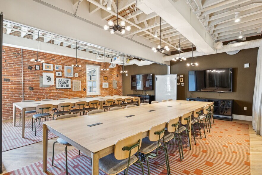 More Photos Of 3309 Elm St, Dallas Medical For Lease