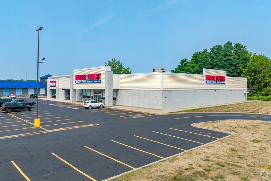 Primary Photo Of 301 State Route 104, Oswego Storefront Retail Office For Lease