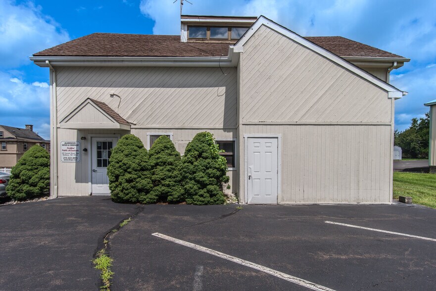 More Photos Of 981 Second Street Pike, Richboro Office For Lease