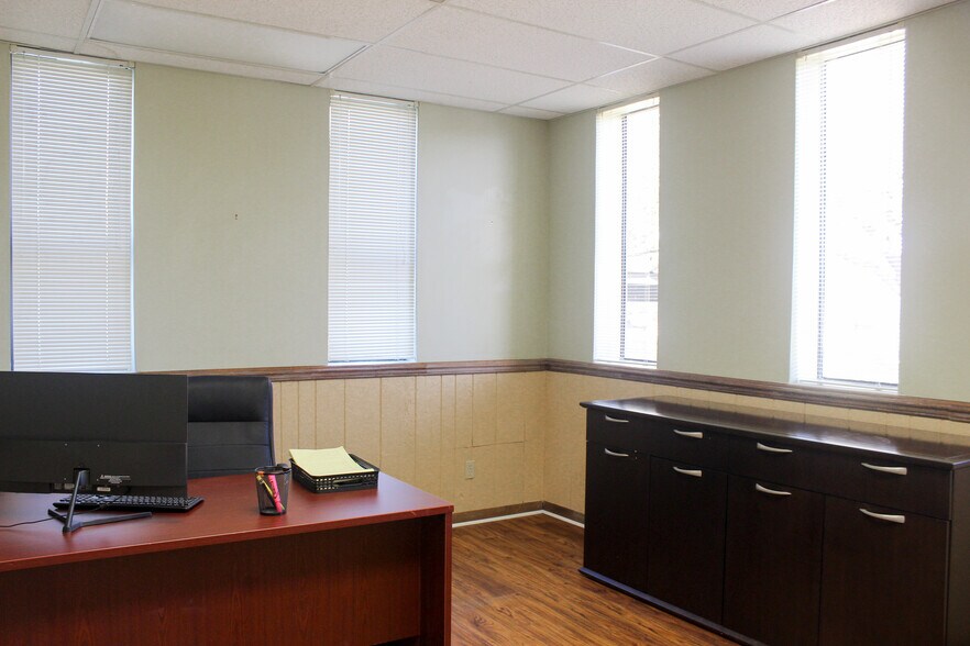 More Photos Of 804 N Belcher Rd, Clearwater Office For Lease