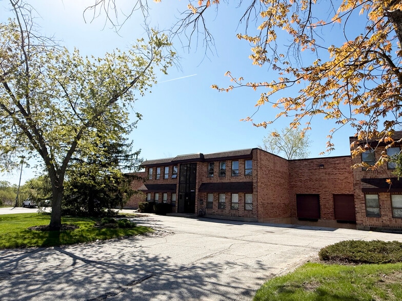 More Photos Of 4059-4081 Joseph Dr, Waukegan Light Distribution For Sale