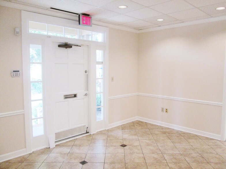 More Photos Of 3867 Holcomb Bridge Rd, Peachtree Corners Office For Lease