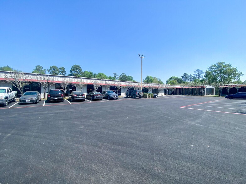 More Photos Of 16753 Donwick Dr, Conroe Warehouse For Lease