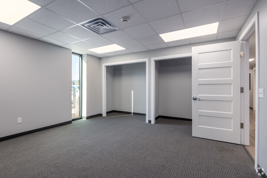 More Photos Of 2919 Packers Ave, Madison Warehouse For Lease