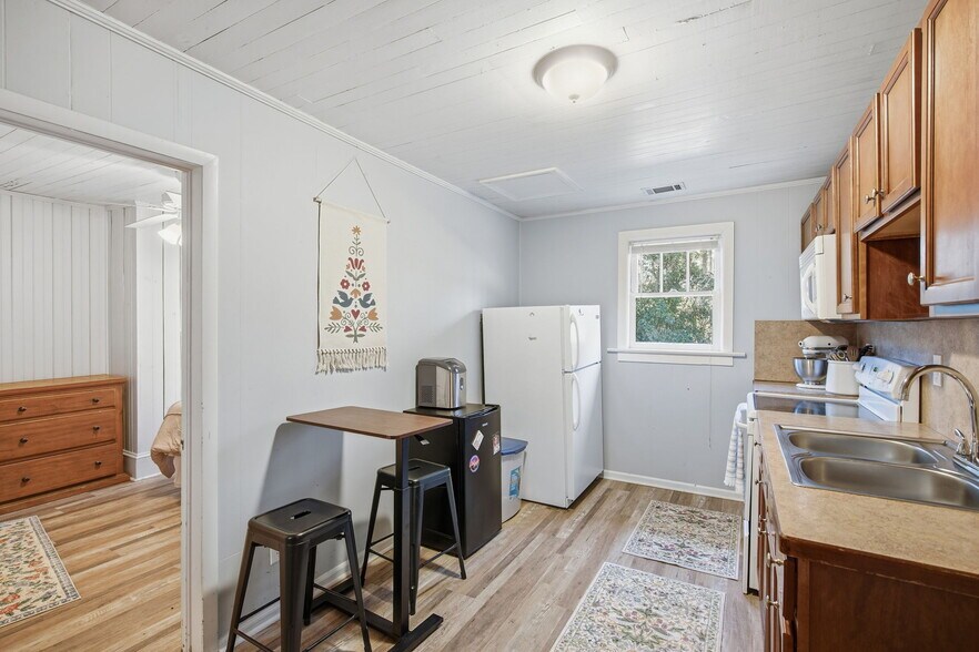 More Photos Of 1374 Dawsonville Hwy, Dahlonega Multifamily For Sale