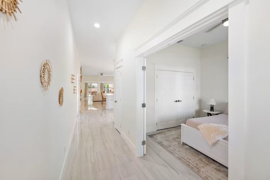 More Photos Of 1960 NE Dixie Hwy, Jensen Beach Apartments For Sale