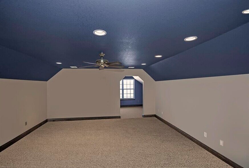 More Photos Of 1760 W Lakeview Rd, Stillwater Office For Sale