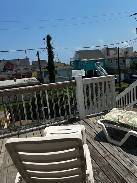 More Photos Of 1613 Avenue N 1/2, Galveston Multifamily For Lease