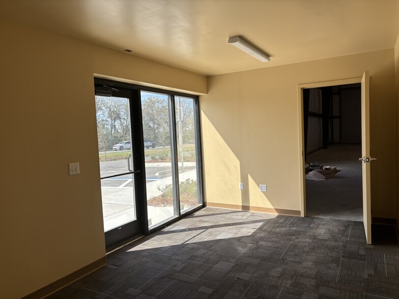 More Photos Of 2995 Mayport Rd, Jacksonville Manufacturing For Lease