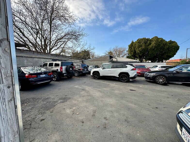 More Photos Of 600 Harbor Blvd, West Sacramento Warehouse For Sale