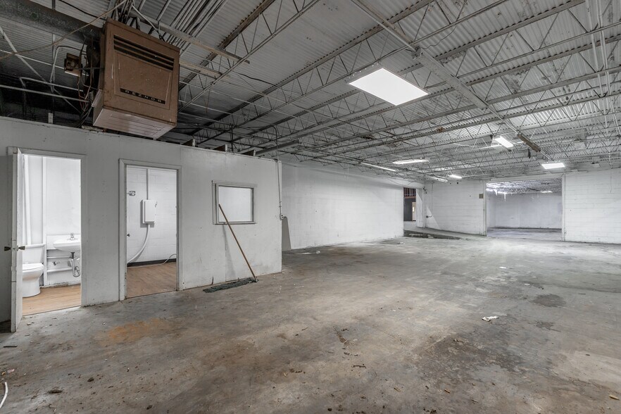 More Photos Of 360 Carbondale Rd SW, Dalton Warehouse For Lease