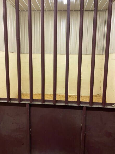 More Photos Of 36161 W Highway 51, Mannford Service For Sale